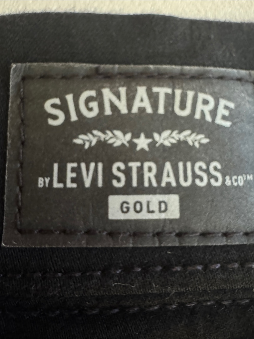 Levi’s Signature Gold Totally Shaping Pull On Skinny Jeans Black 8 Short - Picture 4 of 15